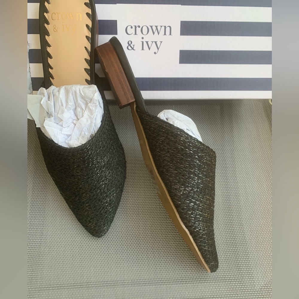 Never been worn ! Lovely mule, size 7.5 med